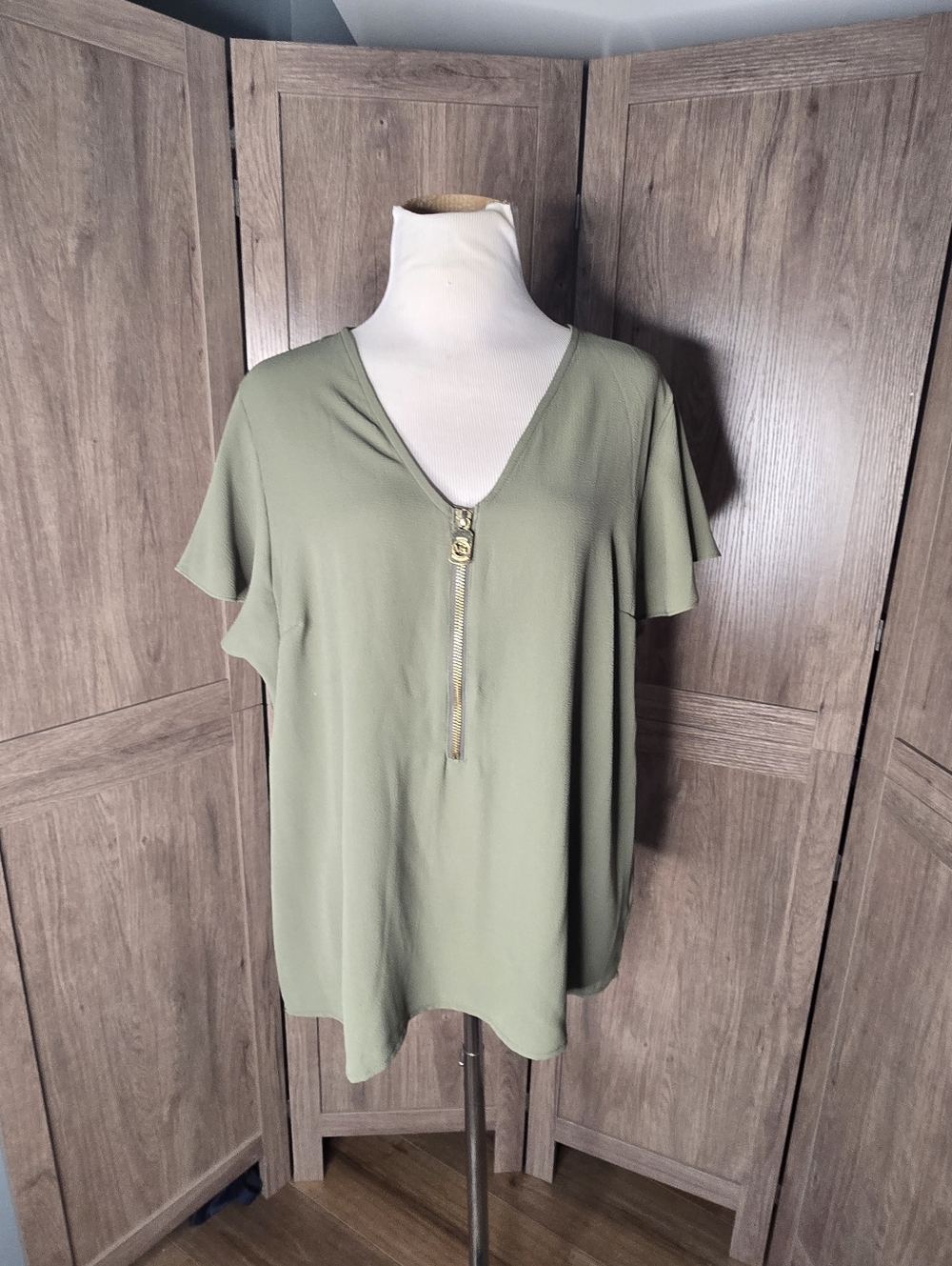 Michael Kors Olive Green Short Sleeve Top – XL